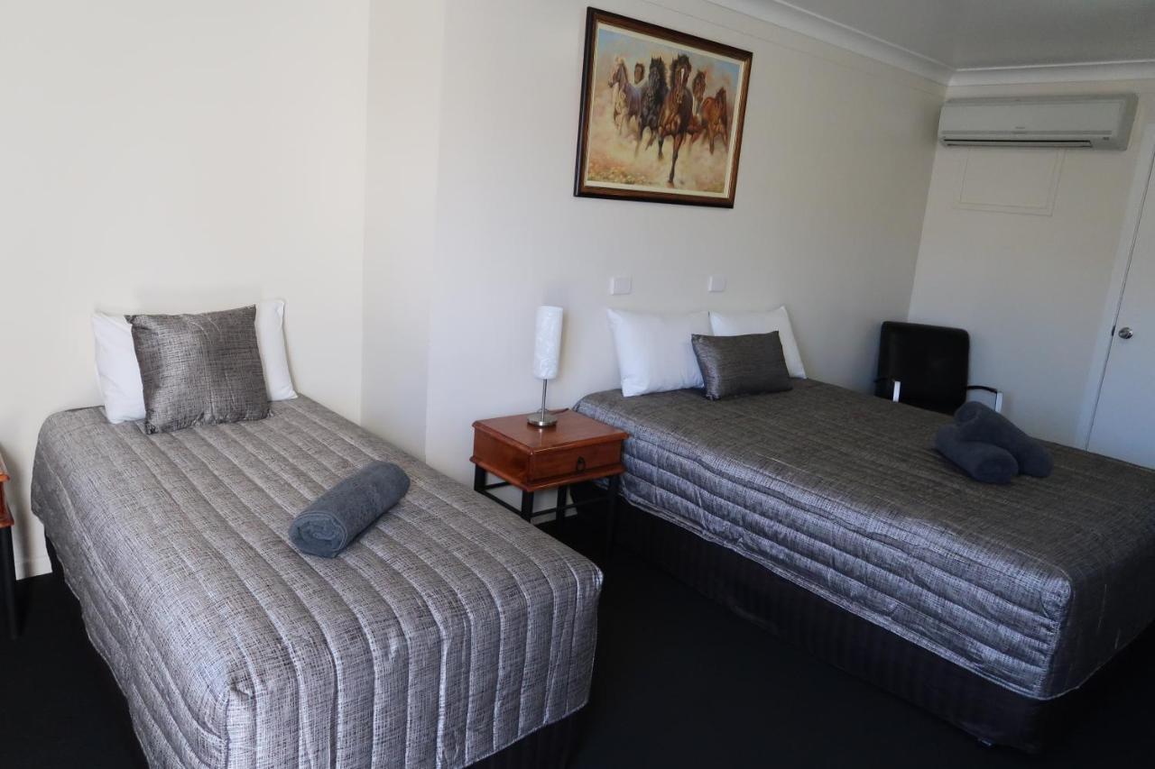 Charleville Waltzing Matilda Motor Inn 외부 사진