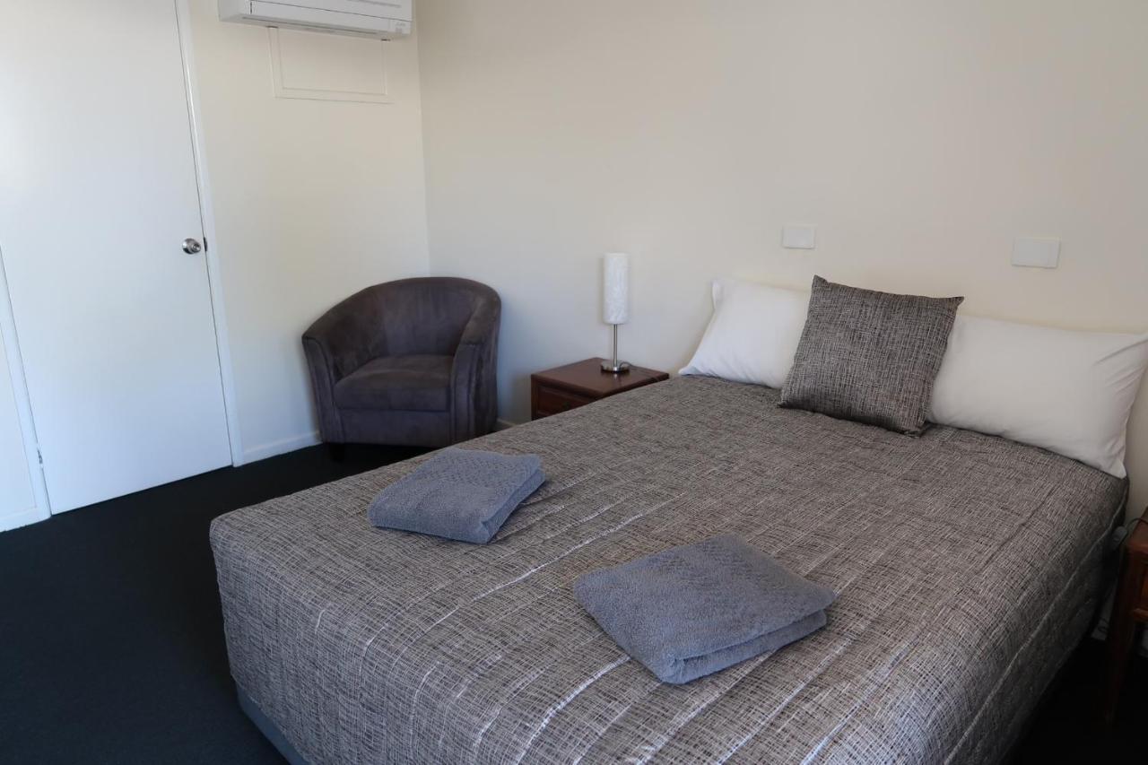 Charleville Waltzing Matilda Motor Inn 외부 사진