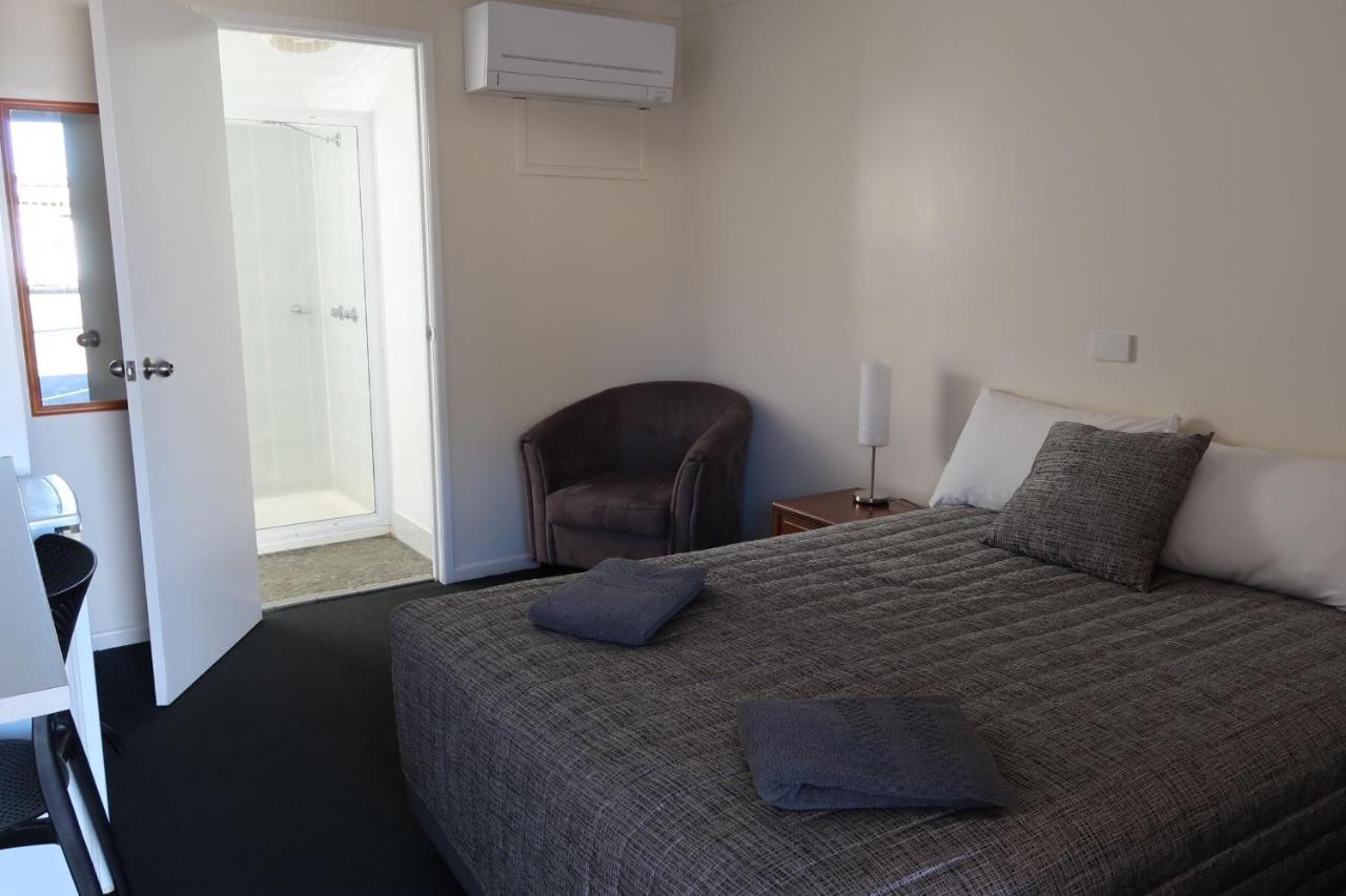 Charleville Waltzing Matilda Motor Inn 외부 사진
