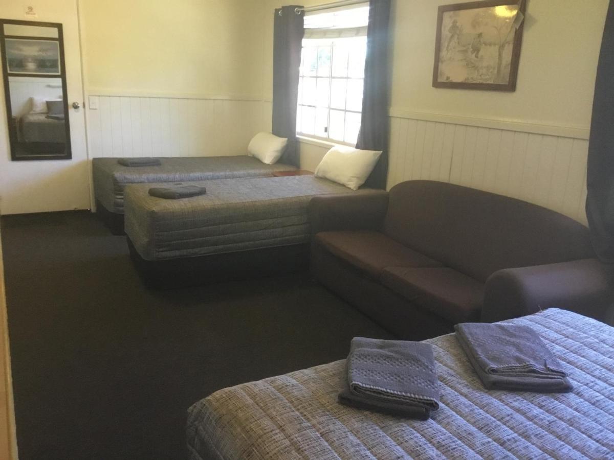 Charleville Waltzing Matilda Motor Inn 외부 사진