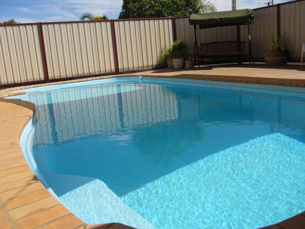 Charleville Waltzing Matilda Motor Inn 외부 사진